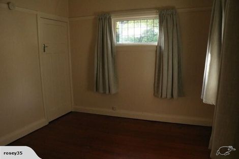 Photo of property in 16 Hinau Street, Eastbourne, Lower Hutt, 5013