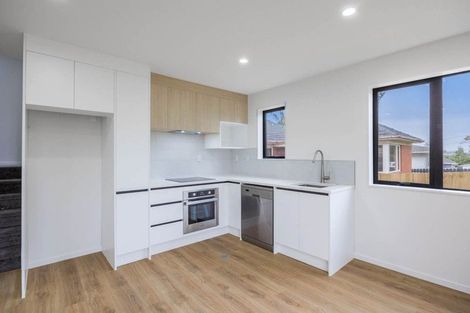 Photo of property in 49a Golf Road, New Lynn, Auckland, 0600