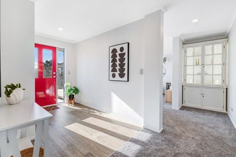 Photo of property in 1/4 Roberts Road, Matakatia, Whangaparaoa, 0930