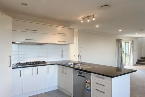Photo of property in 16 Holland Road, Hillcrest, Auckland, 0627