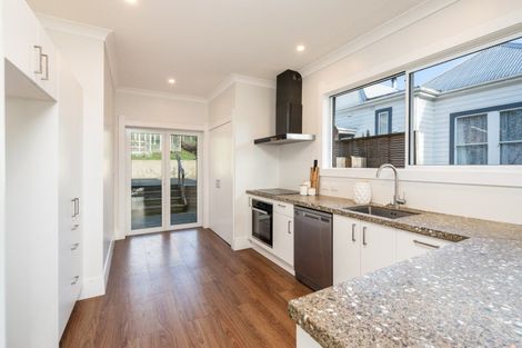 Photo of property in 84 Hazelhurst Pass, Caversham, Dunedin, 9012