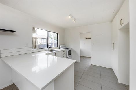 Photo of property in 3/13 Kirklow Place, Goodwood Heights, Auckland, 2105