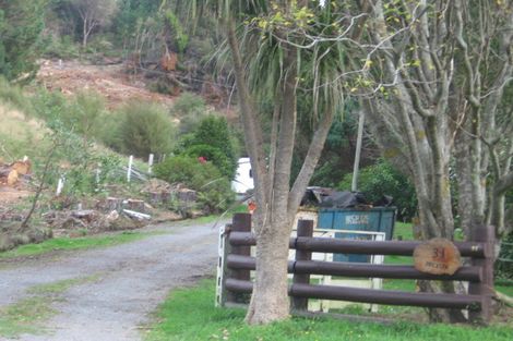 Photo of property in 31 Crowther Road, Wainuiomata, 5373