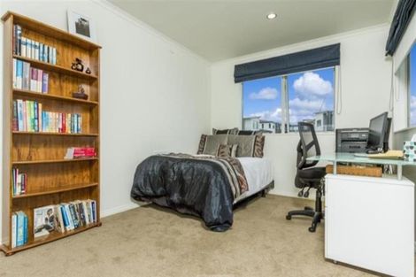 Photo of property in 4 Eastreef Court, Long Bay, Auckland, 0630