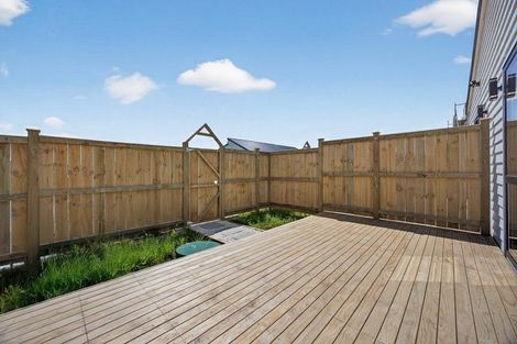 Photo of property in 12 Kaapehu Street, Karaka, 2578