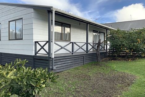 Photo of property in 7b Edgewater Parade, Waiuku, 2123