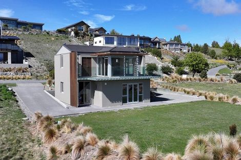 Photo of property in 6 Pollock Place, Lake Tekapo, 7999