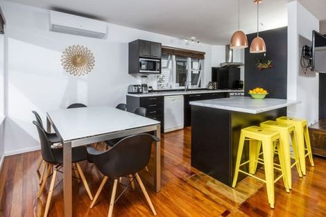 Photo of property in 1/818 East Coast Road, Oteha, Auckland, 0630