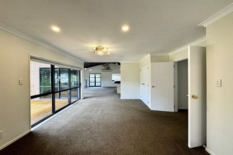 Photo of property in 25 Chieftain Rise, Goodwood Heights, Auckland, 2105