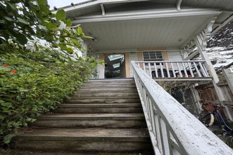 Photo of property in 62 Kelburn Parade, Kelburn, Wellington, 6012