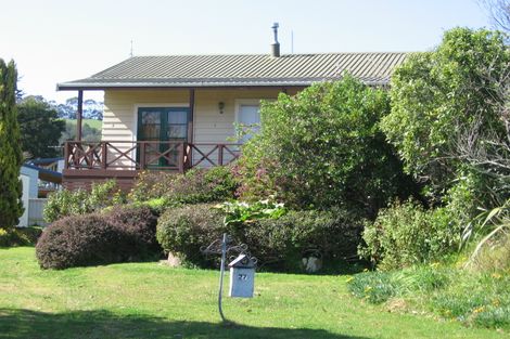 Photo of property in 27 Hardy Place, Cooks Beach, Whitianga, 3591