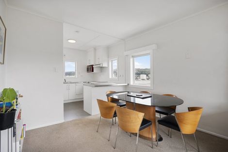 Photo of property in Kingsgate Flats, 10 Austin Street, Mount Victoria, Wellington, 6011