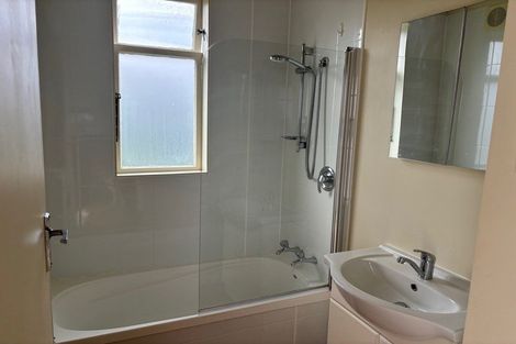 Photo of property in 3 Victor Road, Raumati Beach, Paraparaumu, 5032