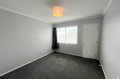 Photo of property in 2/15 Summermist Drive, Northpark, Auckland, 2013