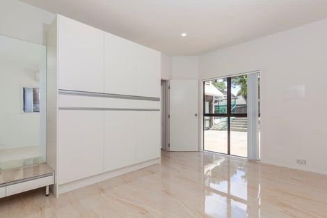 Photo of property in 2 George Laurenson Lane, Mount Roskill, Auckland, 1041