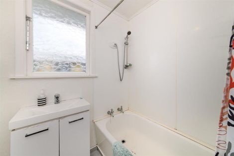 Photo of property in 19 Fergusson Street, Marton, 4710