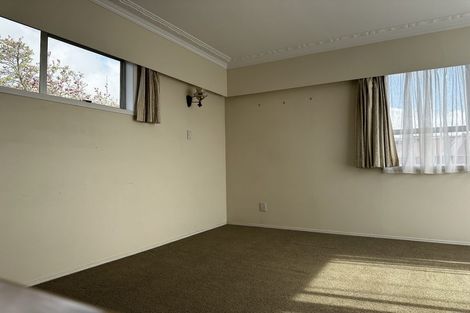 Photo of property in 12 Halberg Street, Papakura, 2110