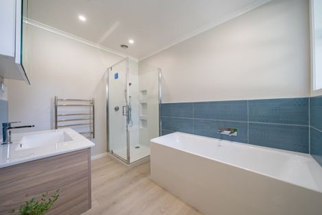 Photo of property in 12 Coates Grove, Silverstream, Upper Hutt, 5019