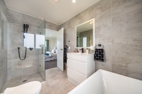 Photo of property in 8 Poto Road, Normandale, Lower Hutt, 5010