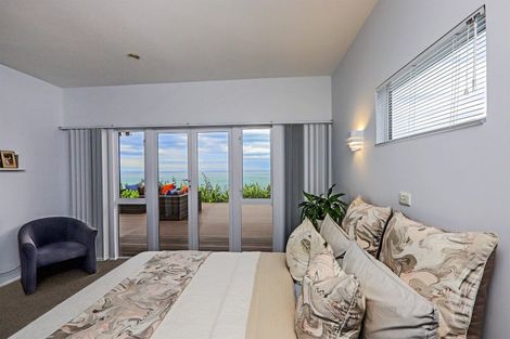 Photo of property in 132 Priestley Terrace, Bluff Hill, Napier, 4110