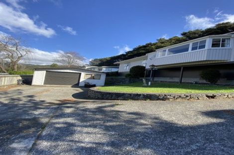 Photo of property in 30 Deller Grove, Silverstream, Upper Hutt, 5019