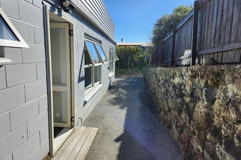 Photo of property in 41 Pohutukawa Avenue, Red Beach, 0932