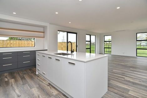 Photo of property in 21 Malaga Crescent, Harewood, Christchurch, 8051