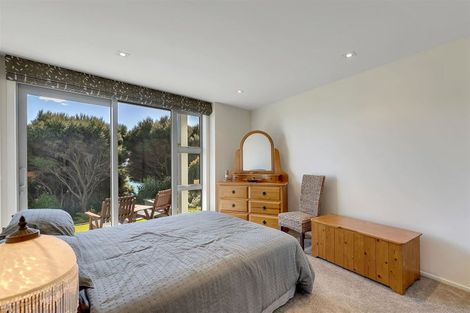 Photo of property in 21 Seascape View, Paremata, Porirua, 5024