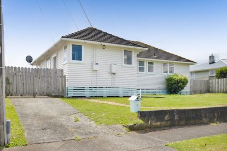 Photo of property in 6 Mcguire Street, Hawera, 4610