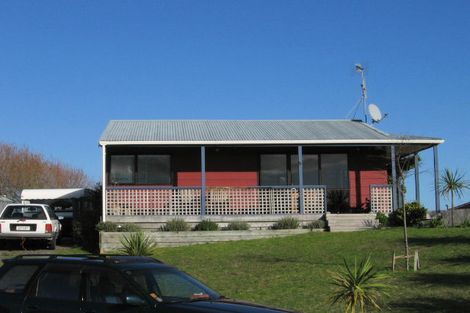 Photo of property in 10 Trig Hill Terrace, Waikanae Beach, Waikanae, 5036