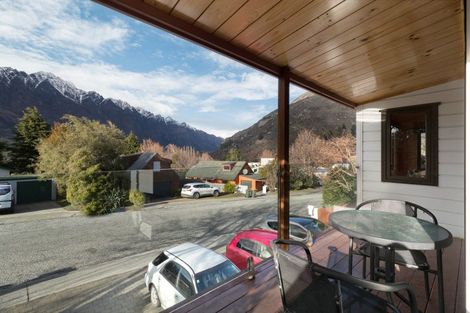 Photo of property in 10 Remarkables Crescent, Frankton, Queenstown, 9300