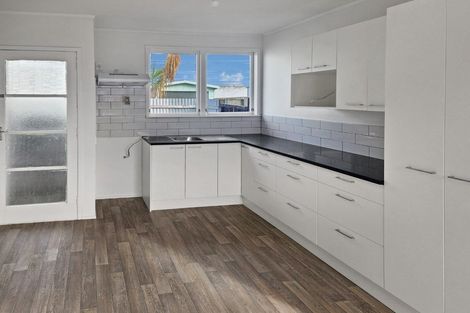 Photo of property in 127 Chichester Drive, Rosehill, Papakura, 2113