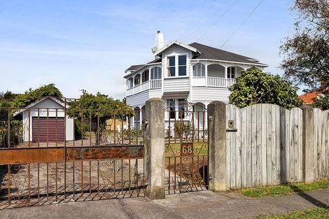 Photo of property in 68 Collins Street, Hawera, 4610