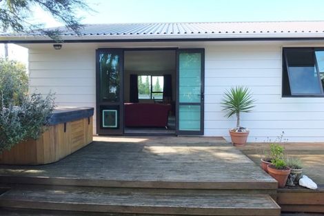 Photo of property in 48 Norbiton Road, Foxton, 4814