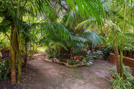 Photo of property in 10 Lyons Avenue, Murrays Bay, Auckland, 0630