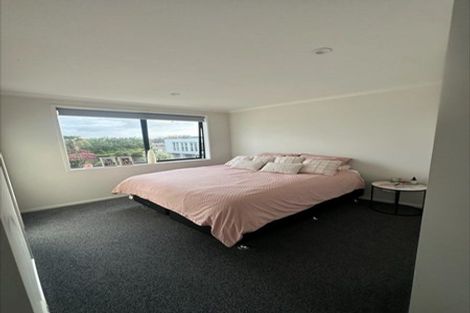 Photo of property in 7/5 Peachgrove Road, Te Atatu Peninsula, Auckland, 0610