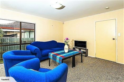 Photo of property in 2/190 Te Irirangi Drive, Flat Bush, Auckland, 2019