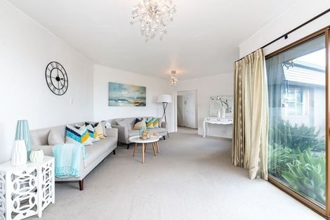 Photo of property in 11 View Road, Shelly Park, Auckland, 2014