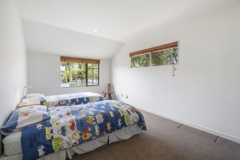 Photo of property in 68 Saddleback Rise, Murrays Bay, Auckland, 0630