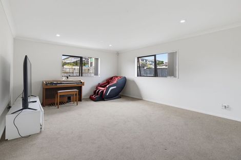 Photo of property in 126 Keri Vista Rise, Papakura, 2110