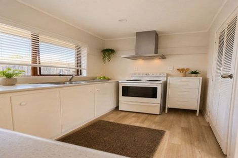 Photo of property in 2/14 Aberfeldy Avenue, Highland Park, Auckland, 2010