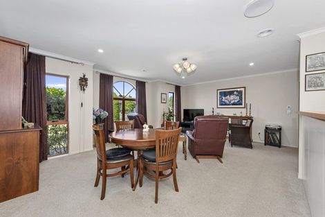 Photo of property in 2 Callum Brae Drive, Rototuna, Hamilton, 3210