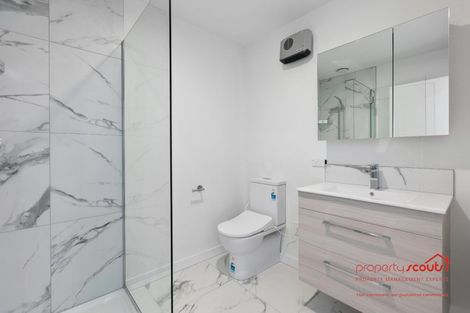 Photo of property in 5/80 Awaroa Road, Sunnyvale, Auckland, 0612