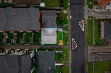 Photo of property in 2/19 Karamu Street, Te Atatu Peninsula, Auckland, 0610