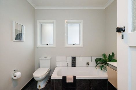 Photo of property in 4a Fair Crescent, Feilding, 4702