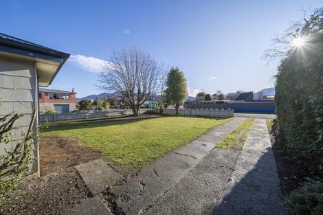 Photo of property in 12 Sutherland Street, Te Anau, 9600