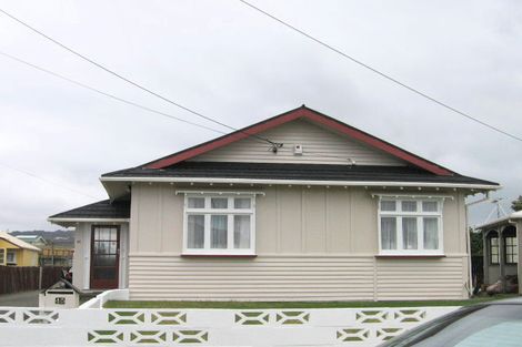 Photo of property in 41 Apu Crescent, Lyall Bay, Wellington, 6022