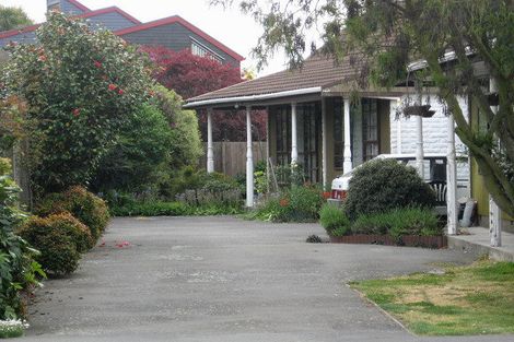 Photo of property in 2/172 Sawyers Arms Road, Bishopdale, Christchurch, 8053