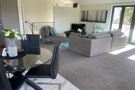 Photo of property in 1/46 Masterton Road, Rothesay Bay, Auckland, 0630