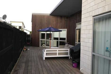 Photo of property in 33 Kanuka Road, Hobsonville, Auckland, 0616